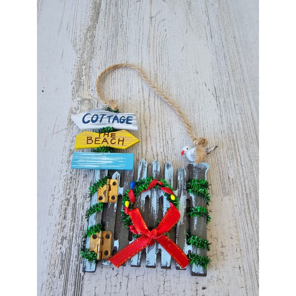 Cottage Beach gate ornament wreath bird unique Xmas tree